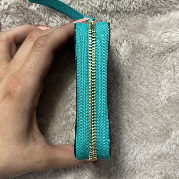 🤎💙 Louis Vuitton Turquoise Monogram Multicartes💙🤎 - Picture 9 of 12